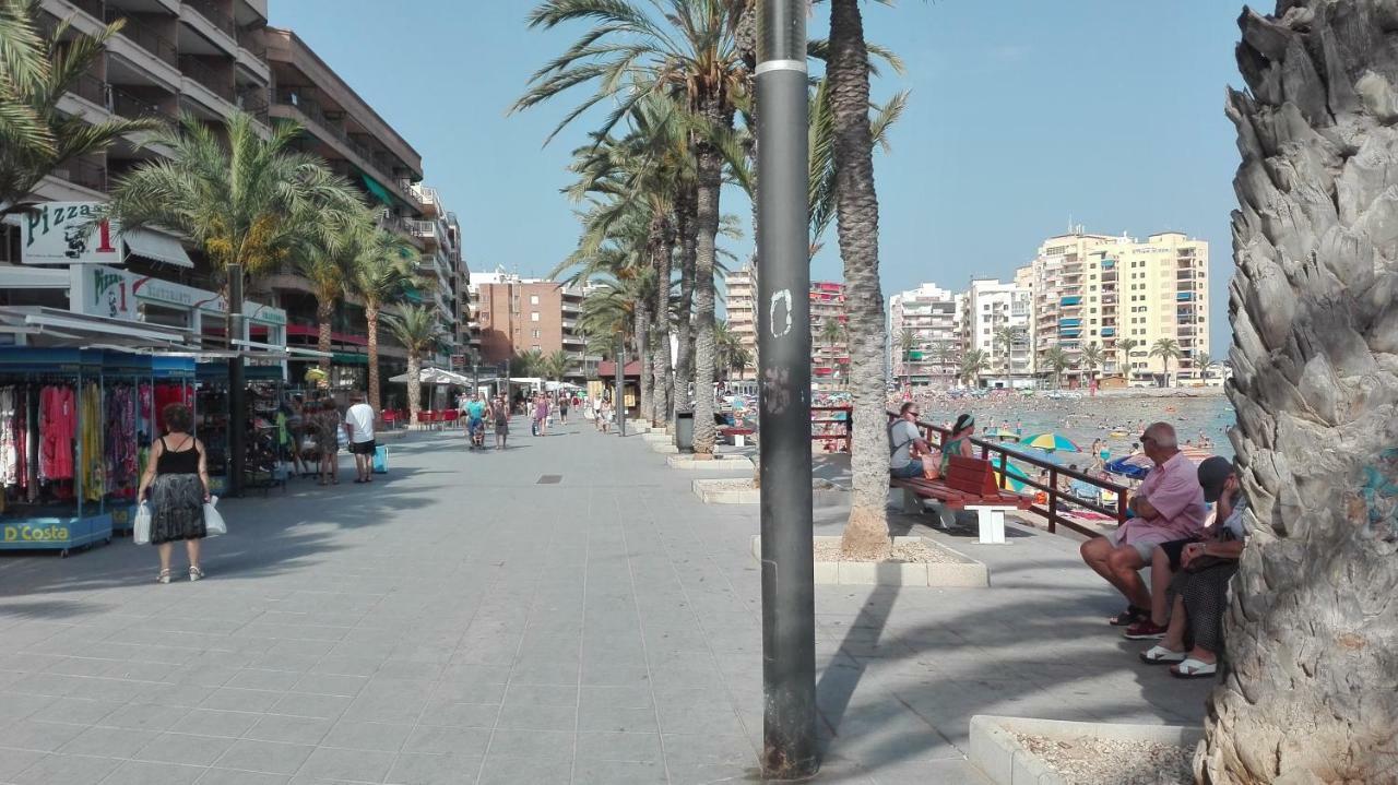 Apartamento Caballero De Rodas Torrevieja Exterior foto
