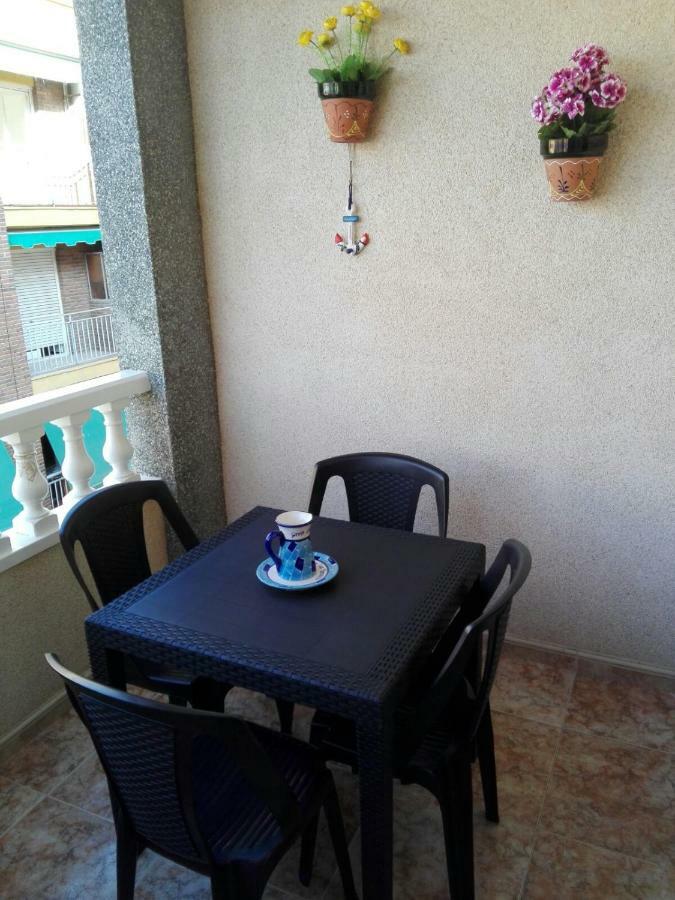 Apartamento Caballero De Rodas Torrevieja Exterior foto
