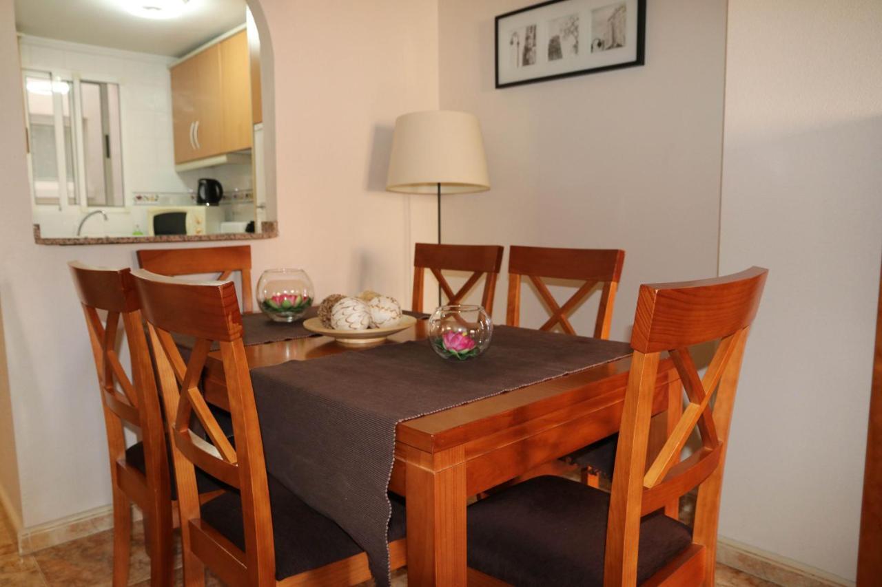 Apartamento Caballero De Rodas Torrevieja Exterior foto